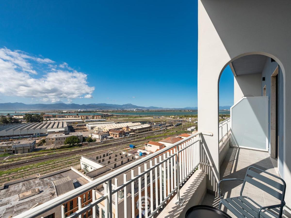 Harbor View Apartment Cagliari Exteriör bild