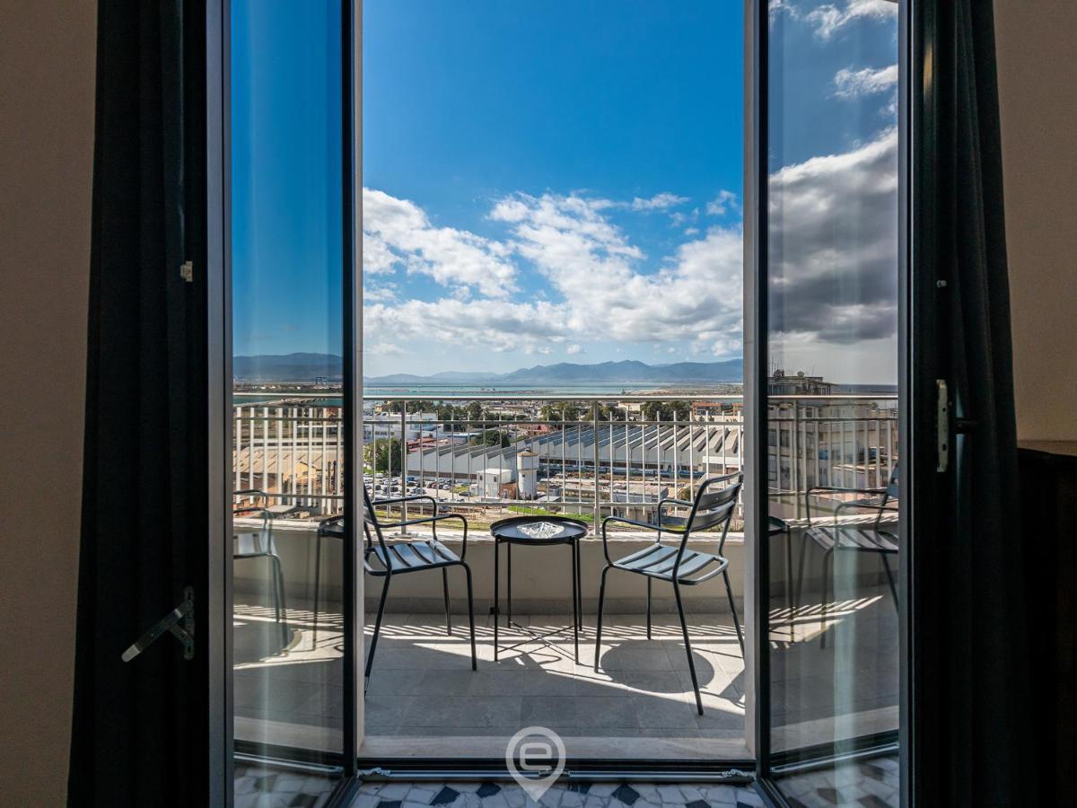 Harbor View Apartment Cagliari Exteriör bild